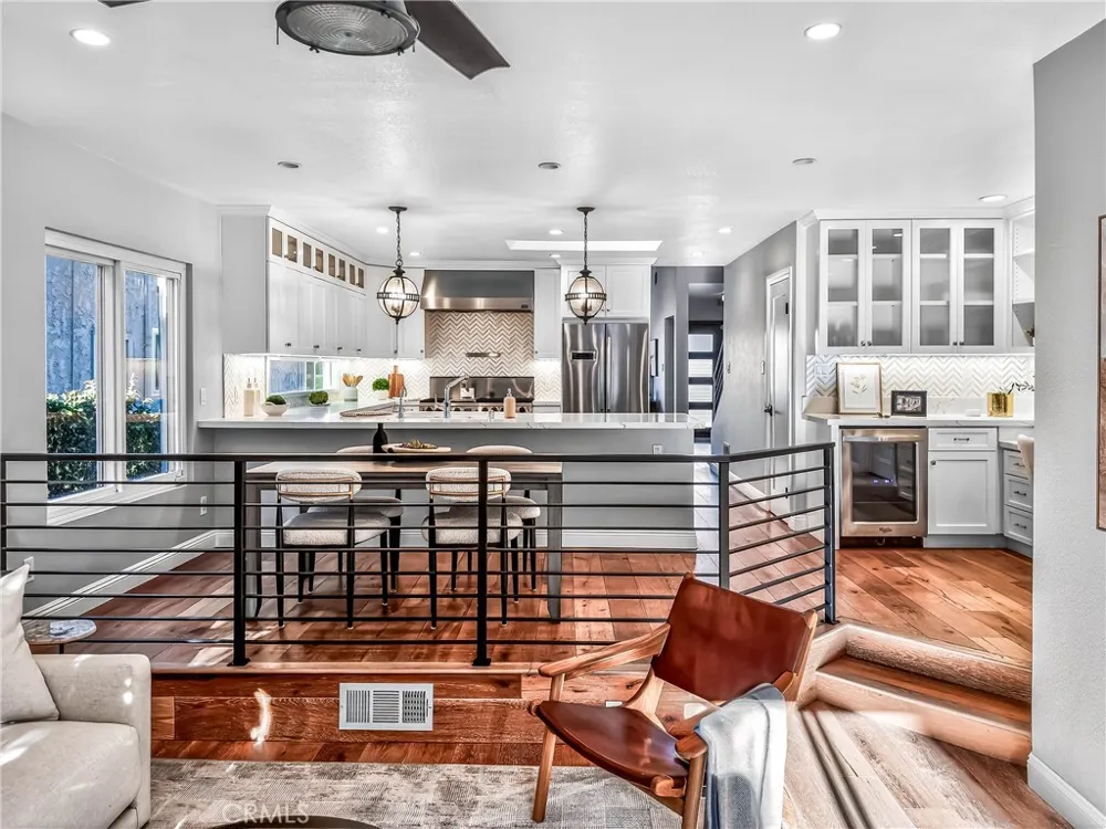 7313 S Earldom Avenue Playa del Rey, CA 90293