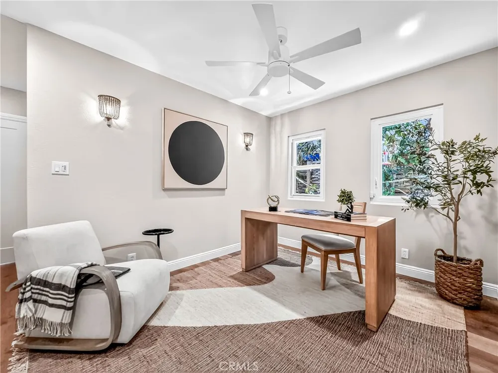 7313 S Earldom Avenue Playa del Rey, CA 90293