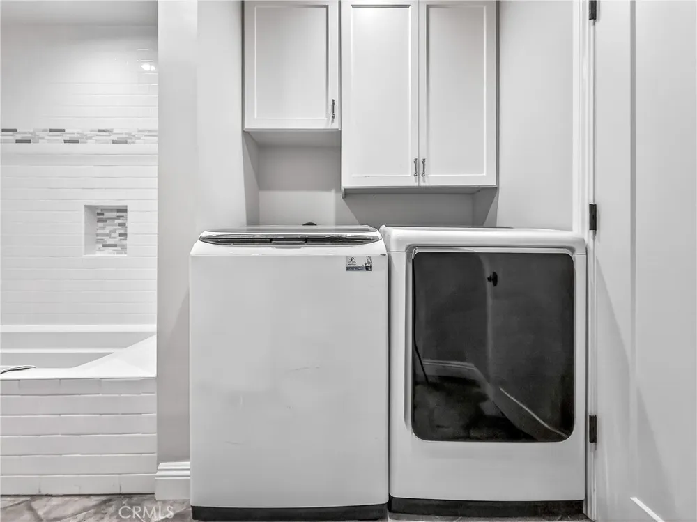 7313 S Earldom Avenue Playa del Rey, CA 90293