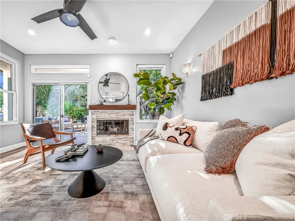 7313 S Earldom Avenue Playa del Rey, CA 90293