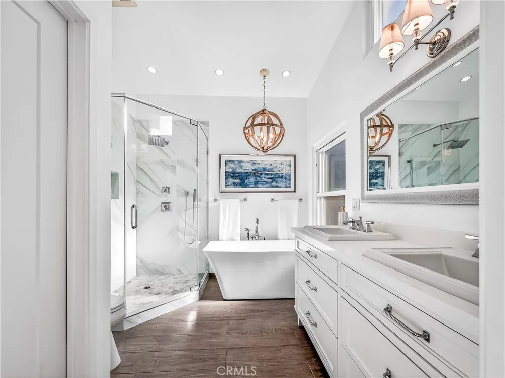 7313 S Earldom Avenue Playa del Rey, CA 90293
