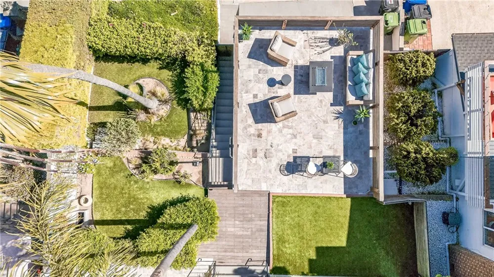7313 S Earldom Avenue Playa del Rey, CA 90293