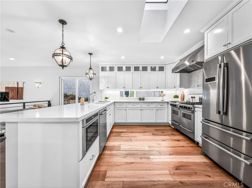 7313 S Earldom Avenue Playa del Rey, CA 90293