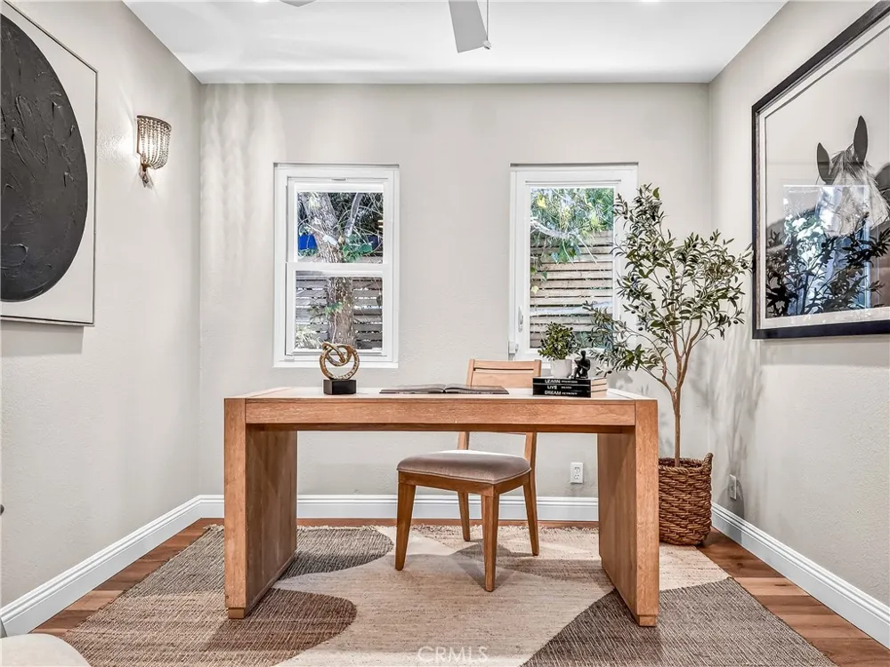 7313 S Earldom Avenue Playa del Rey, CA 90293