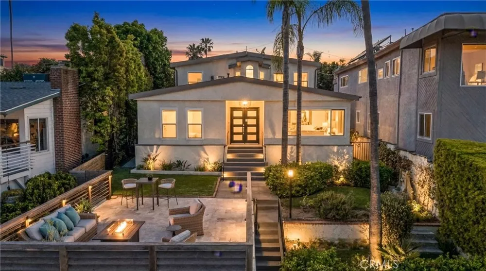 7313 S Earldom Avenue Playa del Rey, CA 90293