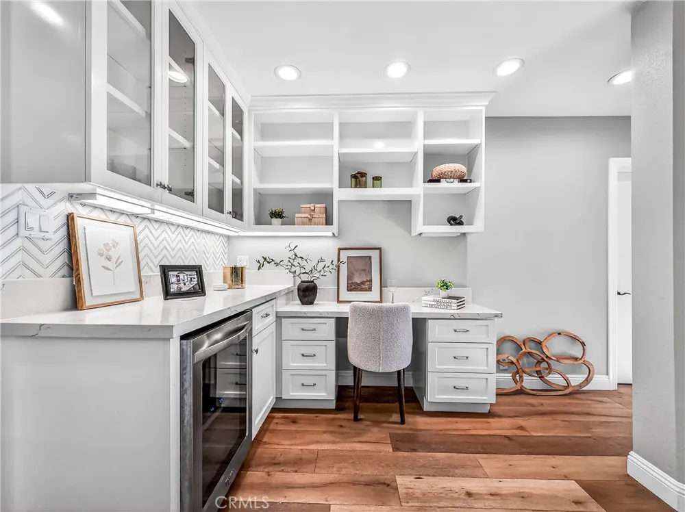 7313 S Earldom Avenue Playa del Rey, CA 90293