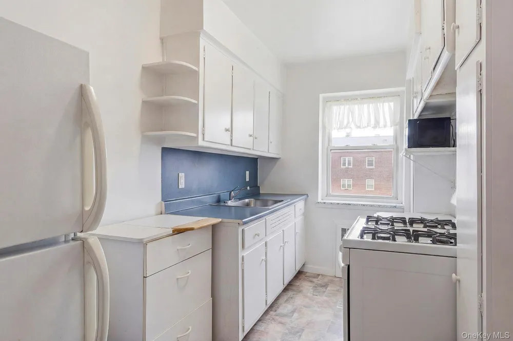 144-55 Melbourne Avenue #6J Flushing, NY 11367