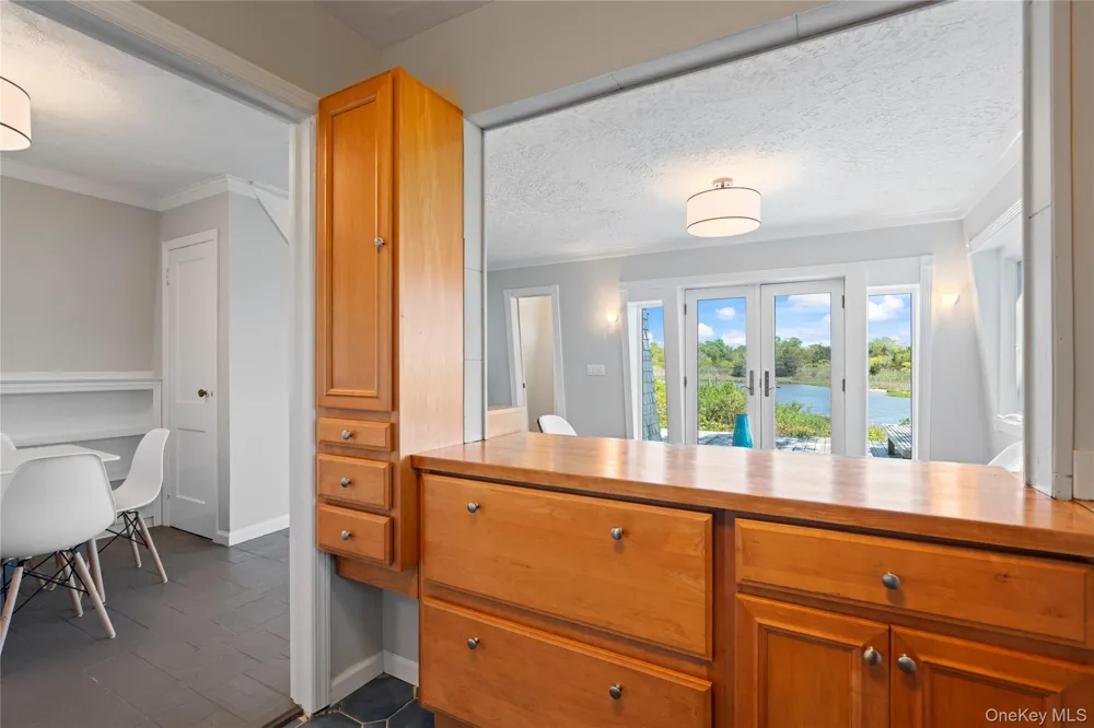 55 West End Avenue East Quogue, NY 11942