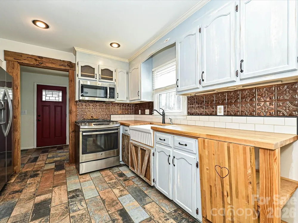 104 Deertrack Drive Mount Holly, NC 28120