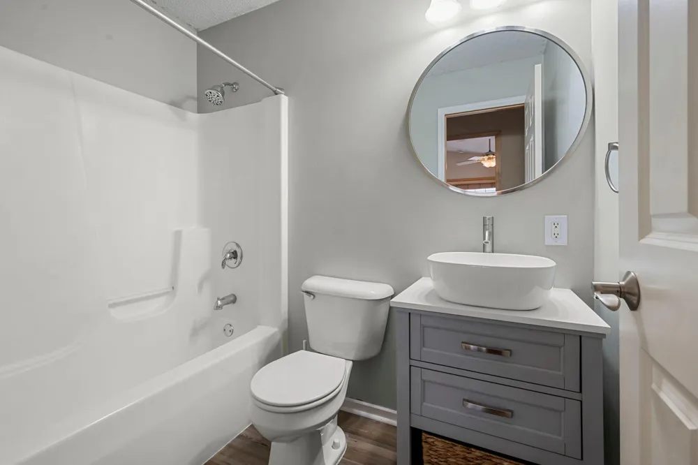 2923 Hemingway Drive Chaska, MN 55318