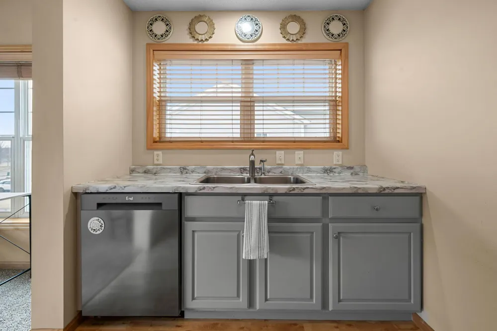 2923 Hemingway Drive Chaska, MN 55318
