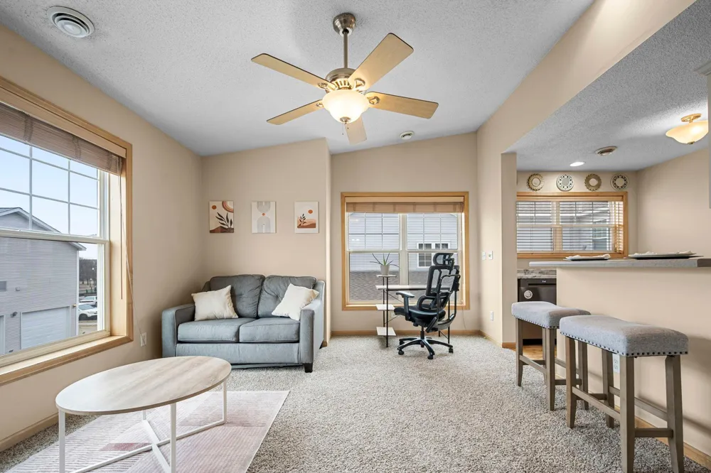 2923 Hemingway Drive Chaska, MN 55318