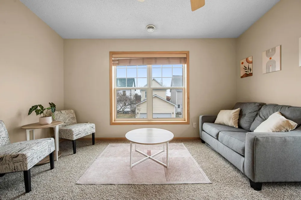 2923 Hemingway Drive Chaska, MN 55318