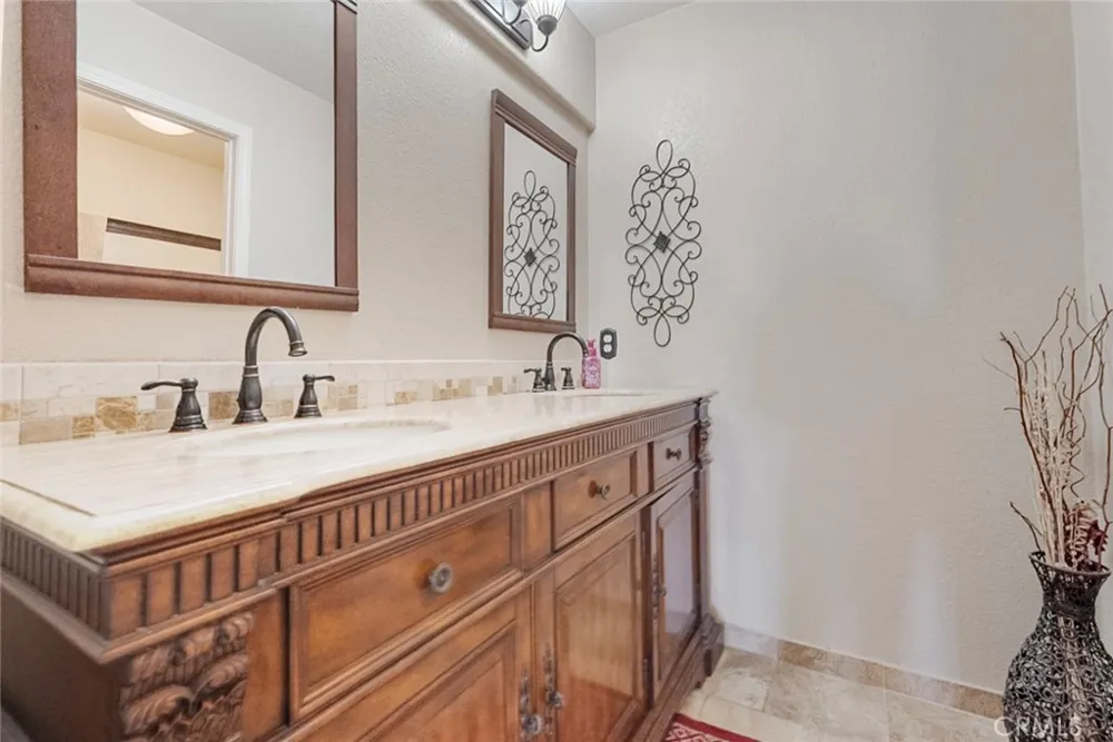9470 Hillsborough Chowchilla, CA 93610