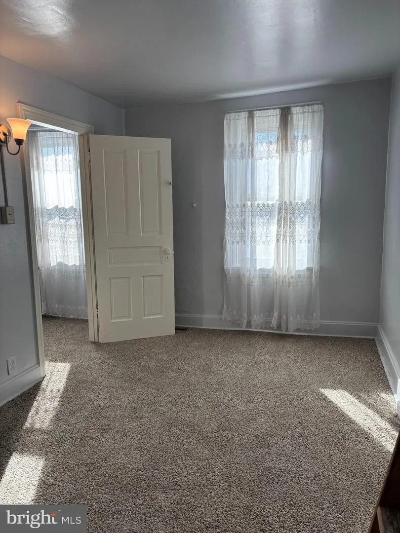 433 PEFFER STREET Harrisburg, PA 17102