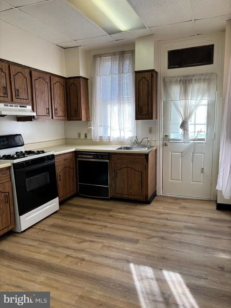 433 PEFFER STREET Harrisburg, PA 17102