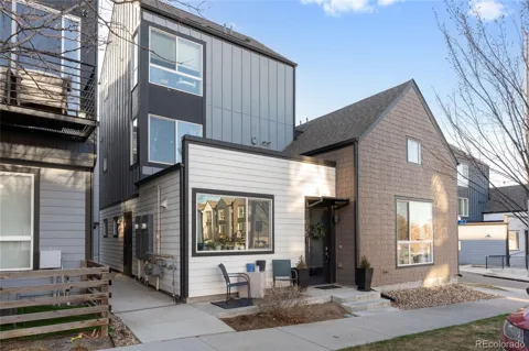 1075 Depew Street