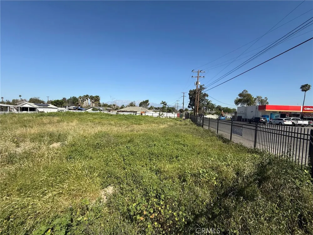 10621 Jurupa Rd Jurupa Valley, CA 91752