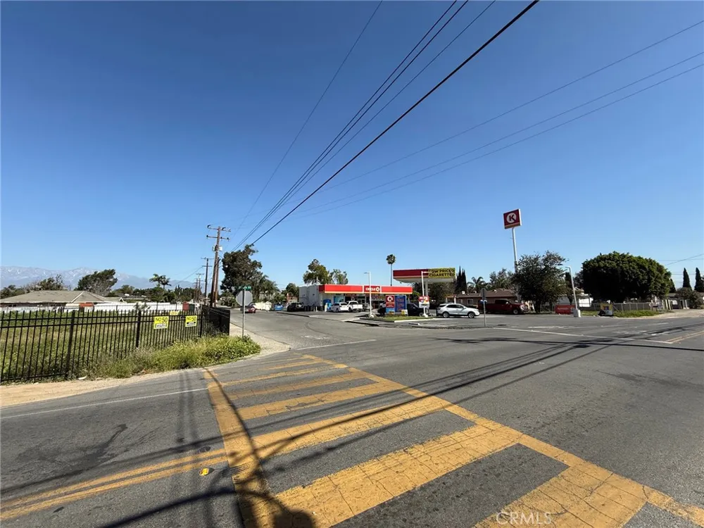 10621 Jurupa Rd Jurupa Valley, CA 91752