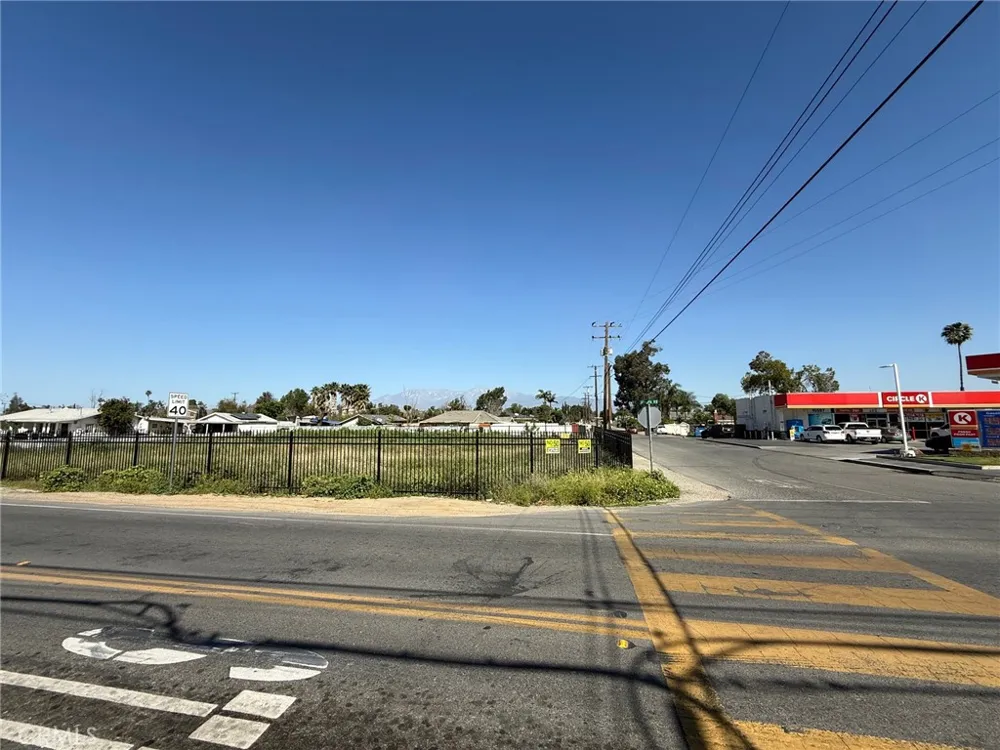 10621 Jurupa Rd Jurupa Valley, CA 91752