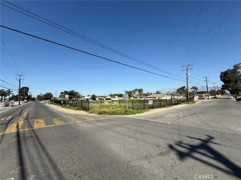 10621 Jurupa Rd