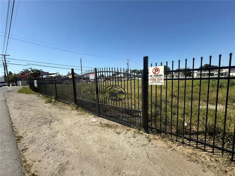 10621 Jurupa Rd Jurupa Valley, CA 91752