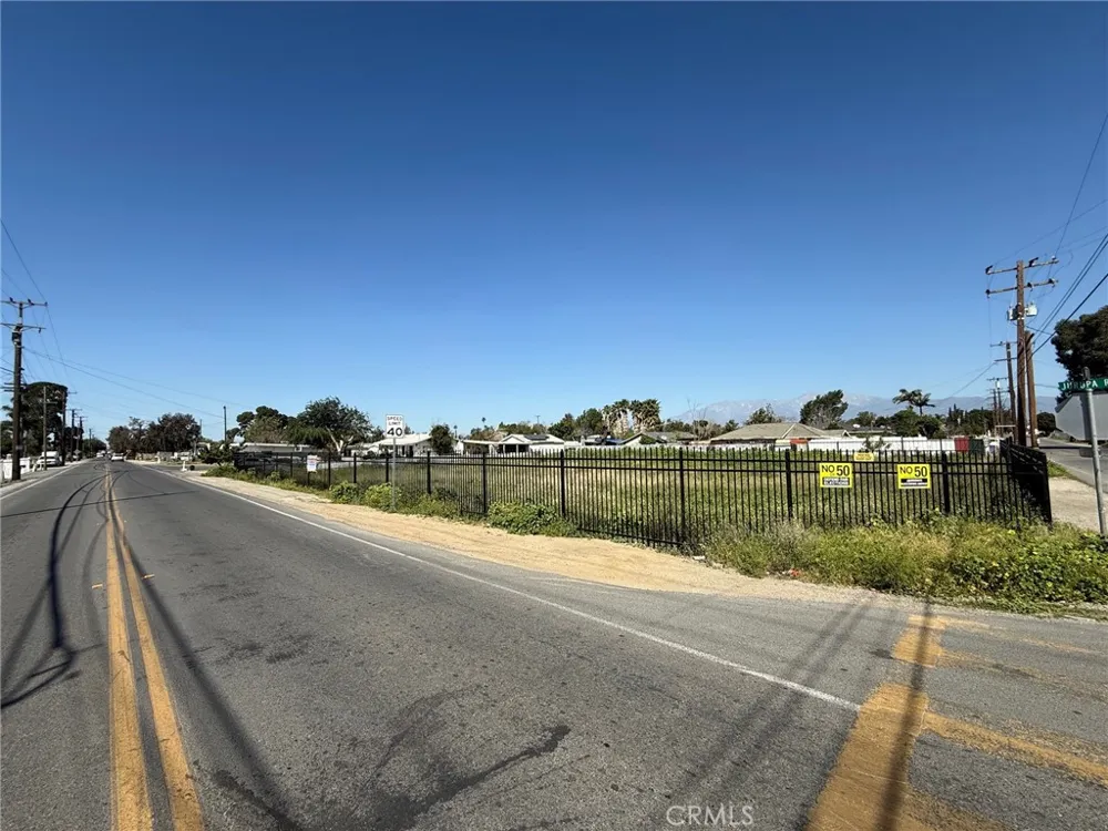 10621 Jurupa Rd Jurupa Valley, CA 91752