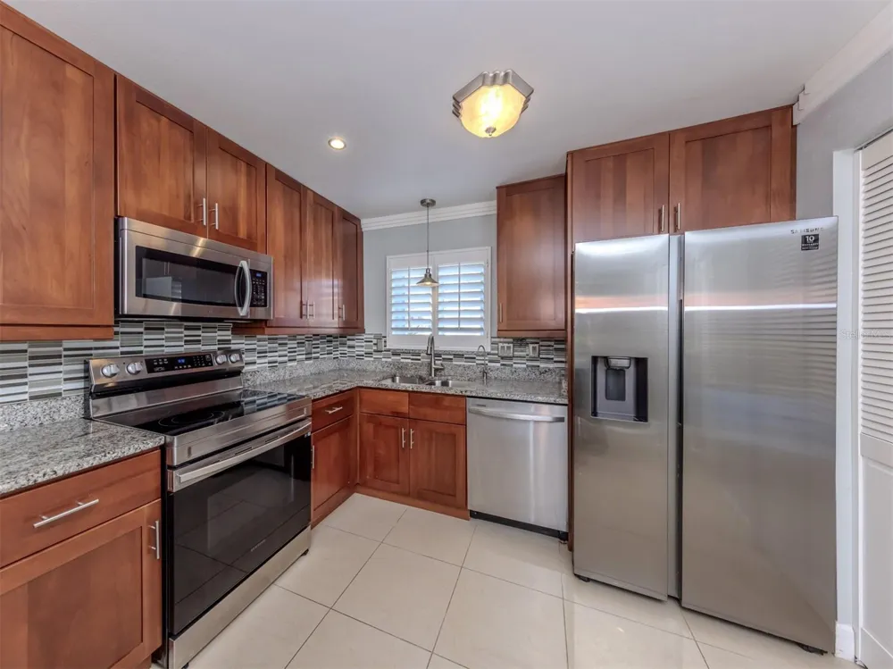 2616 HIDDEN LAKE DRIVE #A Sarasota, FL 34237