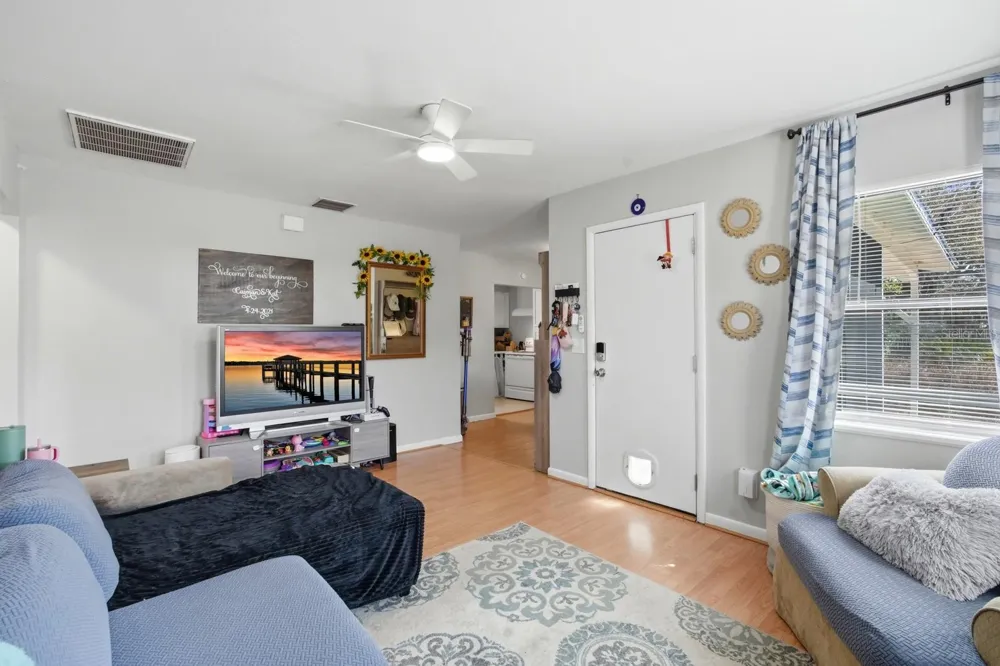 2627 MYRTLE AVENUE Mims, FL 32754