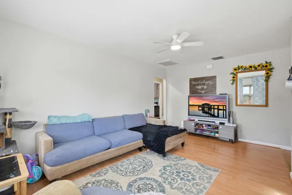 2627 MYRTLE AVENUE Mims, FL 32754