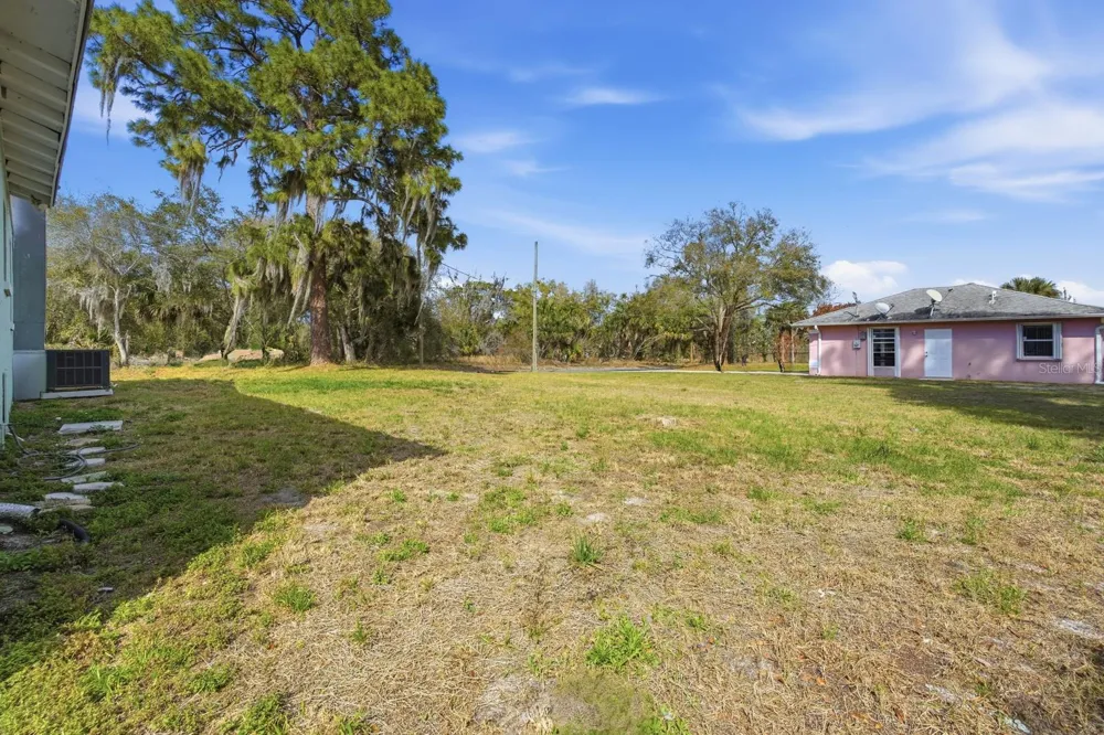 2627 MYRTLE AVENUE Mims, FL 32754