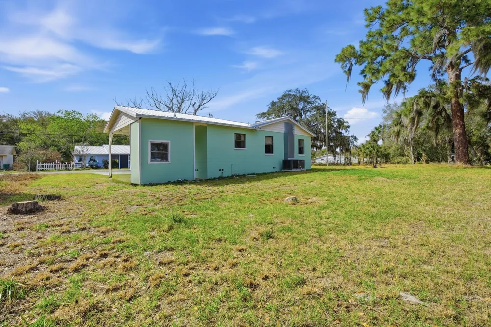 2627 MYRTLE AVENUE Mims, FL 32754