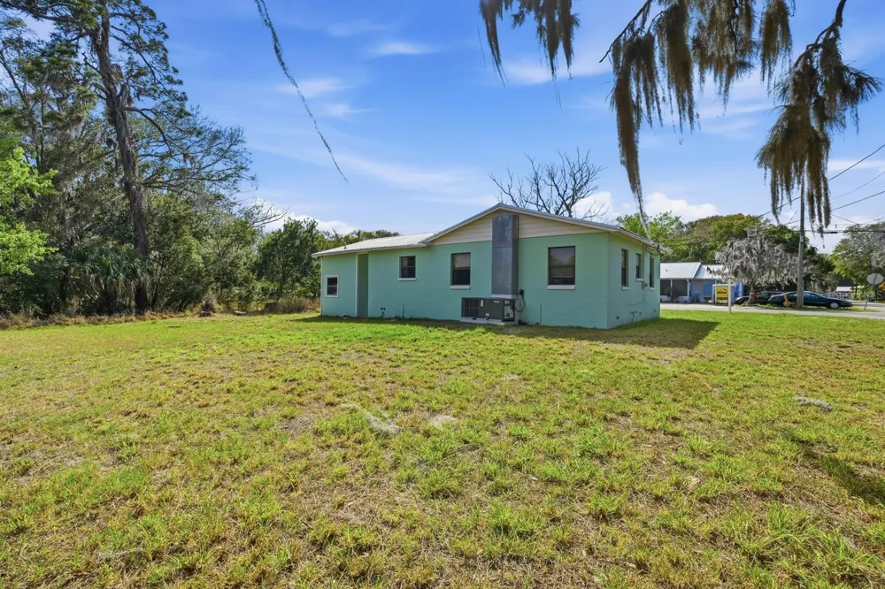 2627 MYRTLE AVENUE Mims, FL 32754