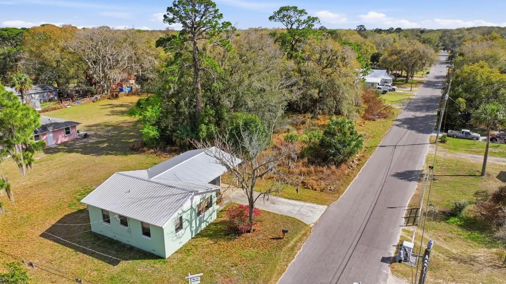 2627 MYRTLE AVENUE Mims, FL 32754