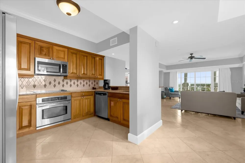 7593 GATHERING DRIVE #608 Reunion, FL 34747