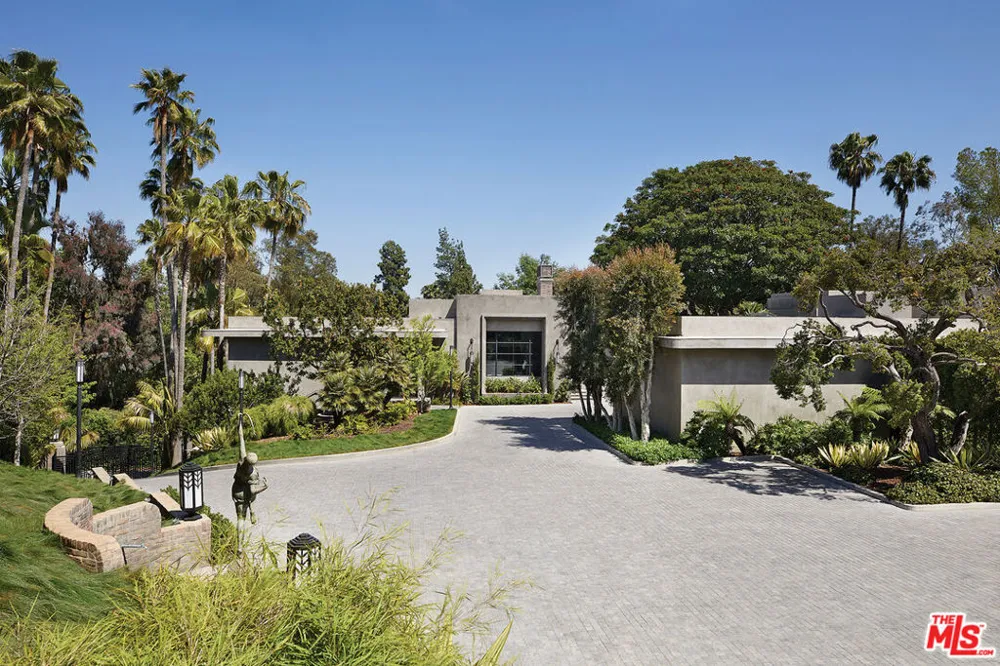 107 Delfern Drive Los Angeles, CA 90077