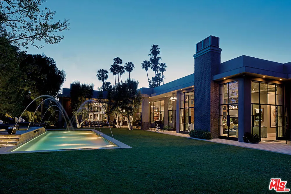107 Delfern Drive Los Angeles, CA 90077