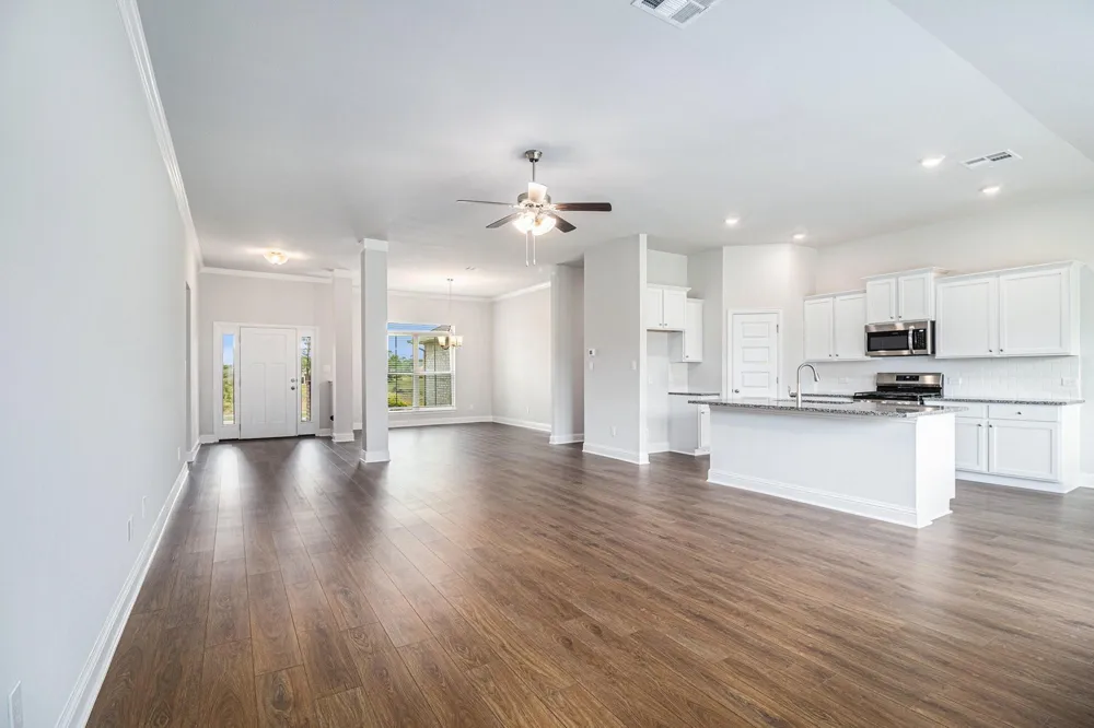 4325 Leslies Way Dickinson, TX 77539
