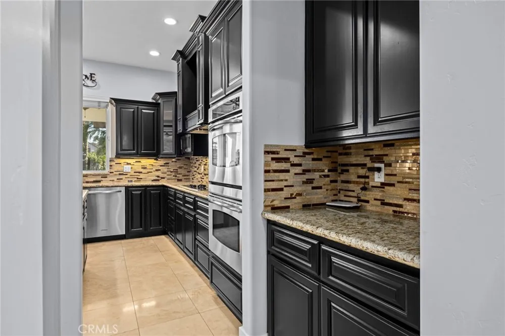 29061 Lupin Place Canyon Lake, CA 92587