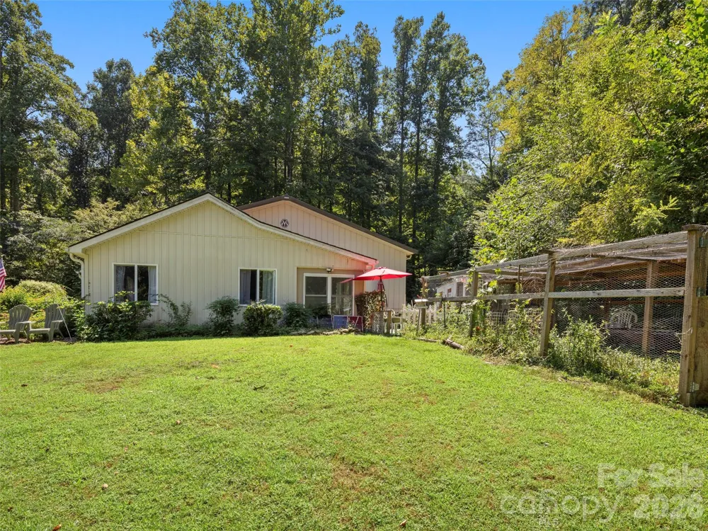 4901 Brevard Road Horse Shoe, NC 28742