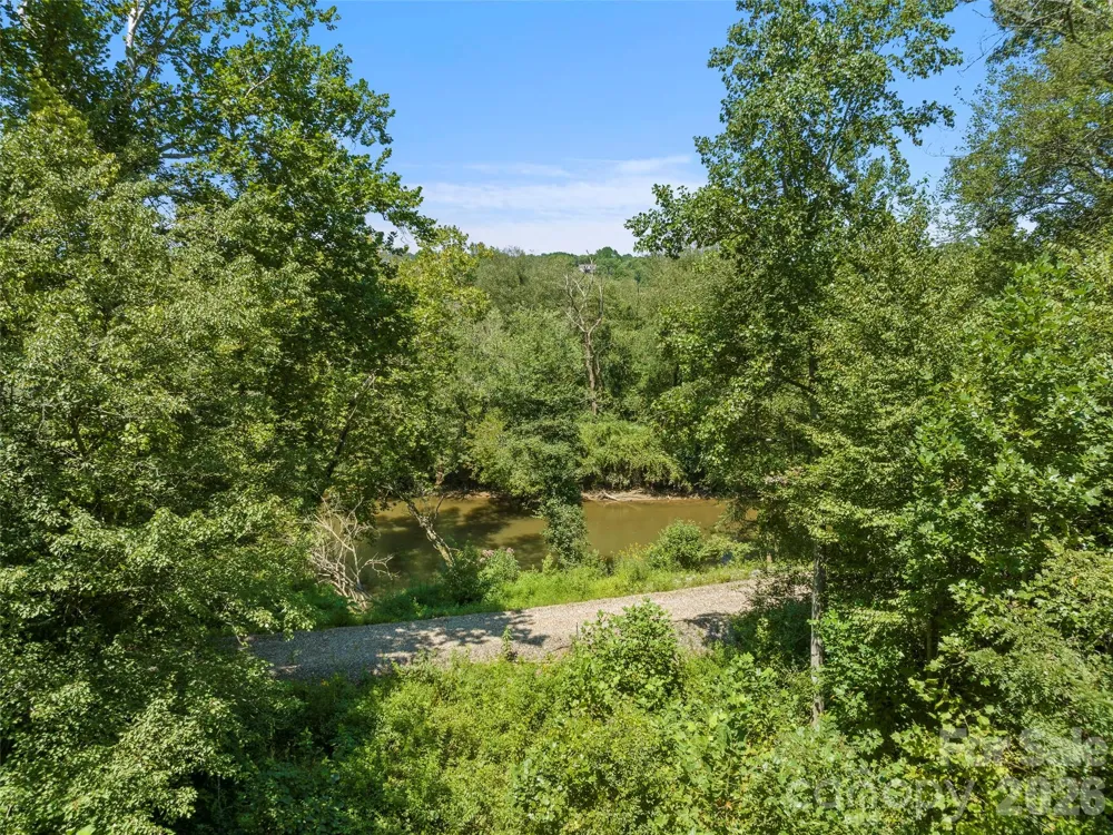 4901 Brevard Road Horse Shoe, NC 28742