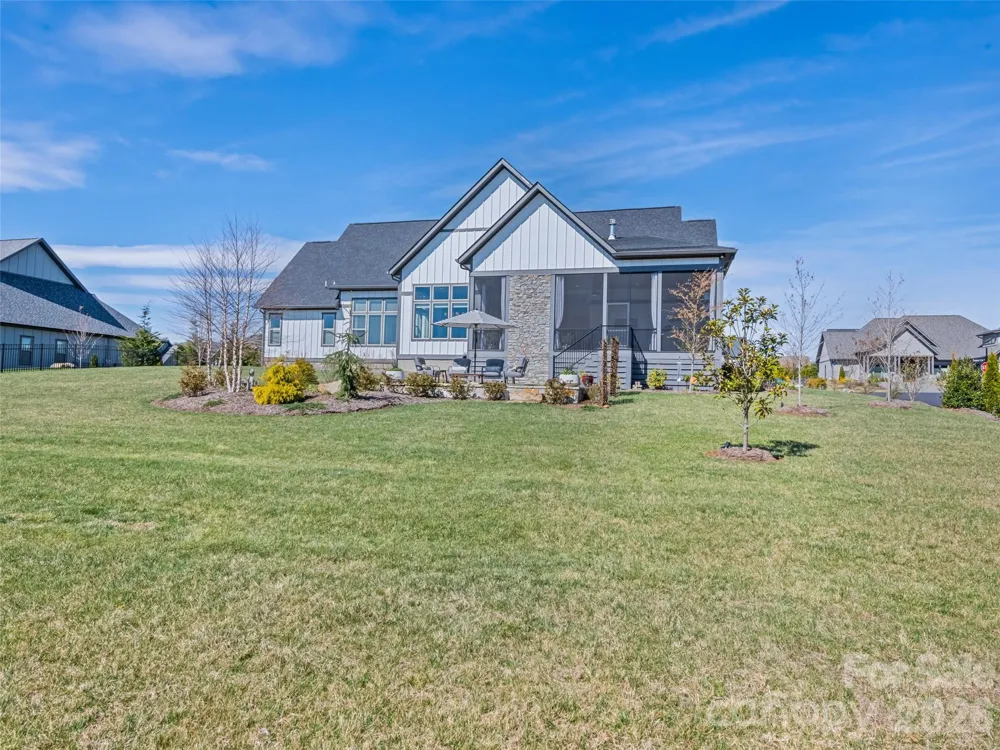 717 Daniel Circle Drive Mills River, NC 28759