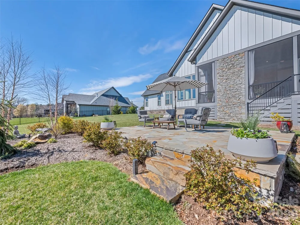 717 Daniel Circle Drive Mills River, NC 28759
