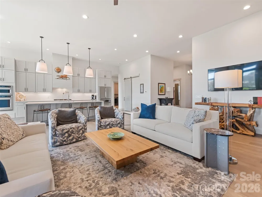 717 Daniel Circle Drive Mills River, NC 28759