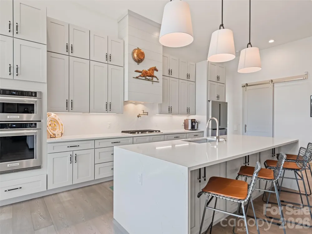 717 Daniel Circle Drive Mills River, NC 28759