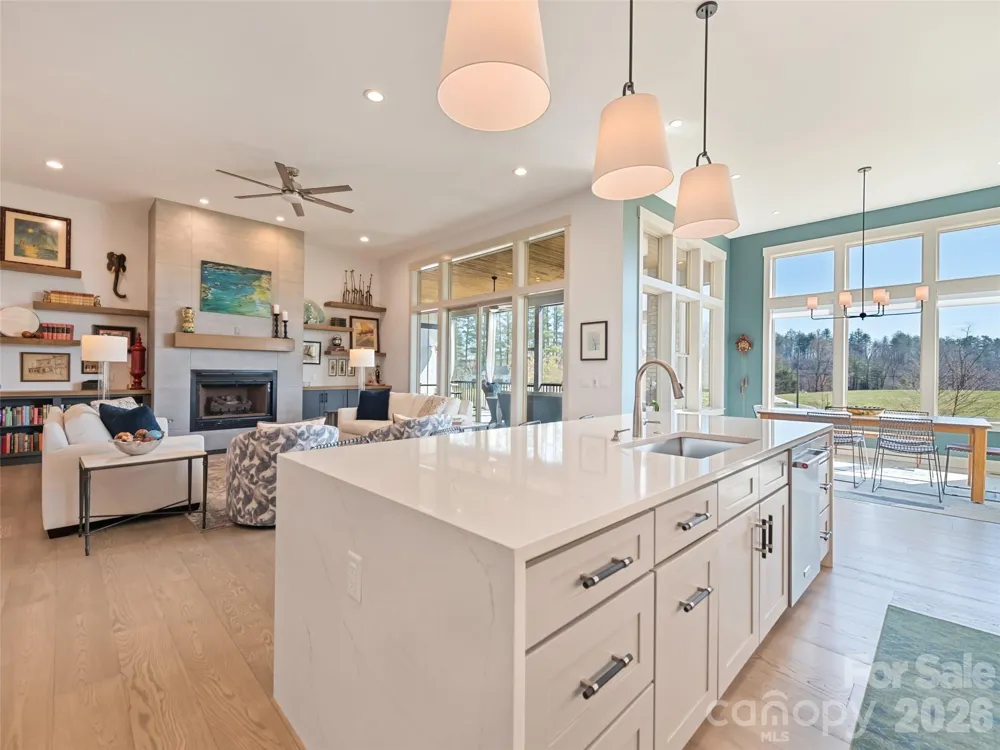 717 Daniel Circle Drive Mills River, NC 28759