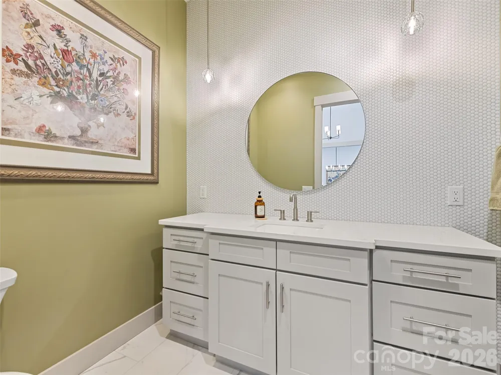 717 Daniel Circle Drive Mills River, NC 28759