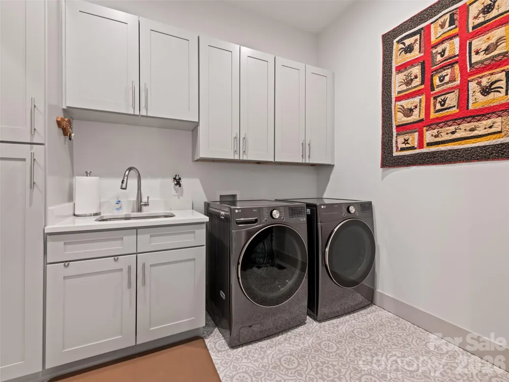 717 Daniel Circle Drive Mills River, NC 28759