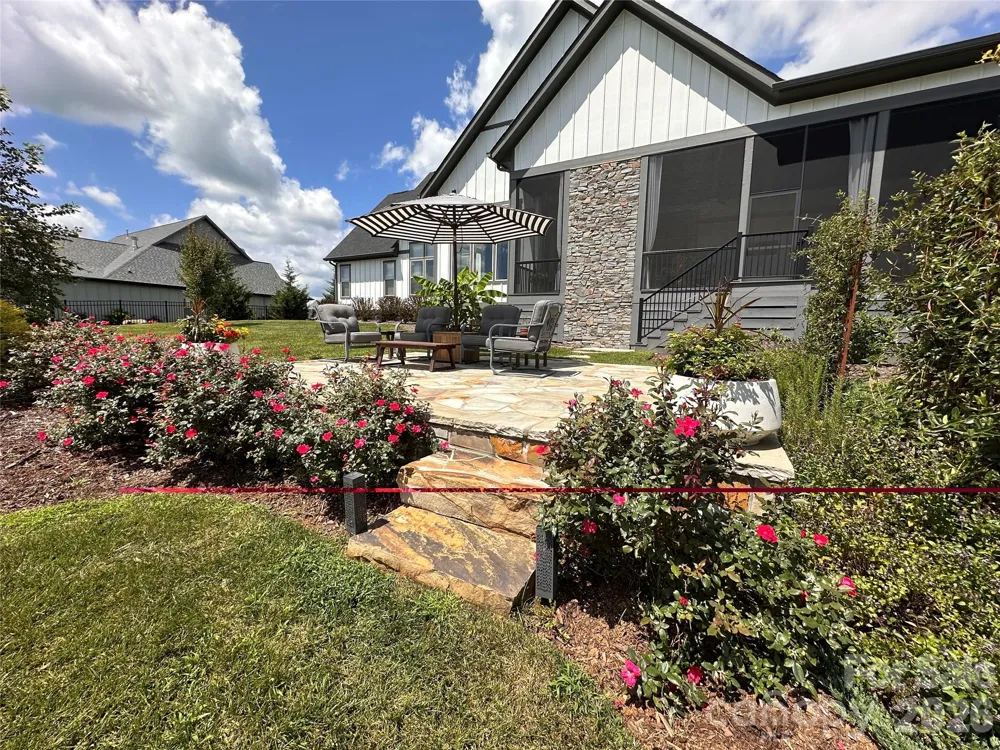 717 Daniel Circle Drive Mills River, NC 28759
