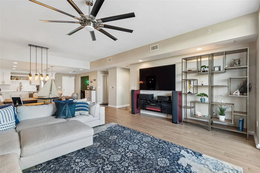 920 OSCEOLA AVENUE #604 Clearwater, FL 33755